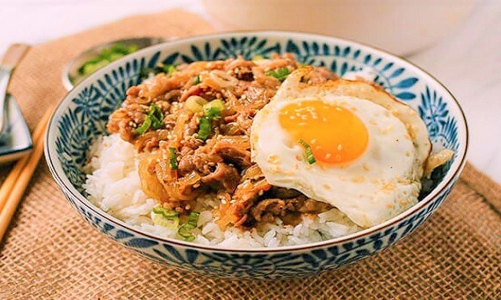 Gyudon kiểu Nhật đơn giản mà ngon cách làm cơm bò