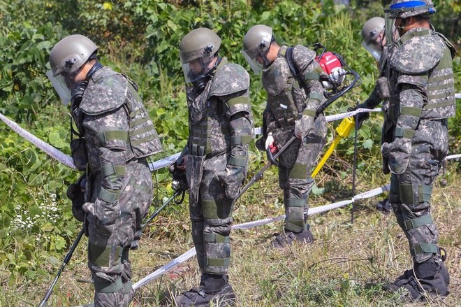 Lính Triều Tiên trở lại chốt biên phòng ở khu phi quân sự