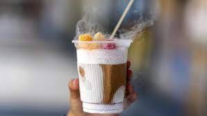 Món ăn vặt như ảo thuật khiến giới trẻ mê mẩn nhưng có thể gây bỏng dạ dày