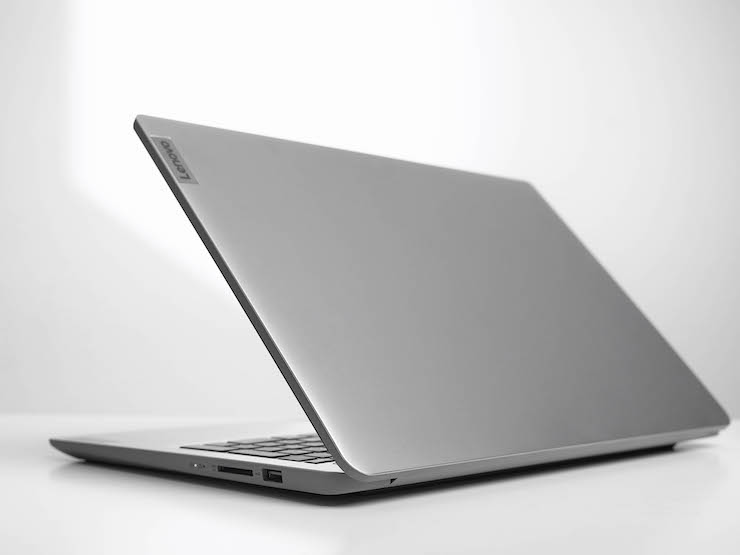 Thêm một laptop Lenovo cho sinh viên giá tốt vừa lên kệ